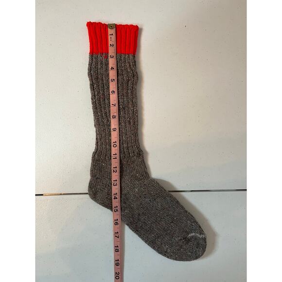 NWOT Men’s Pair of Gray Wool Socks with Red Cuffs Ski Heavy Thermal Sz 9-14 - Picture 4 of 4